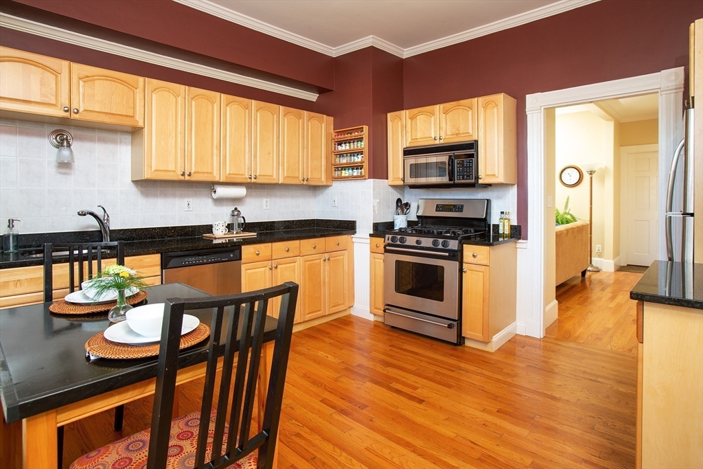 18 Hunt St, Watertown