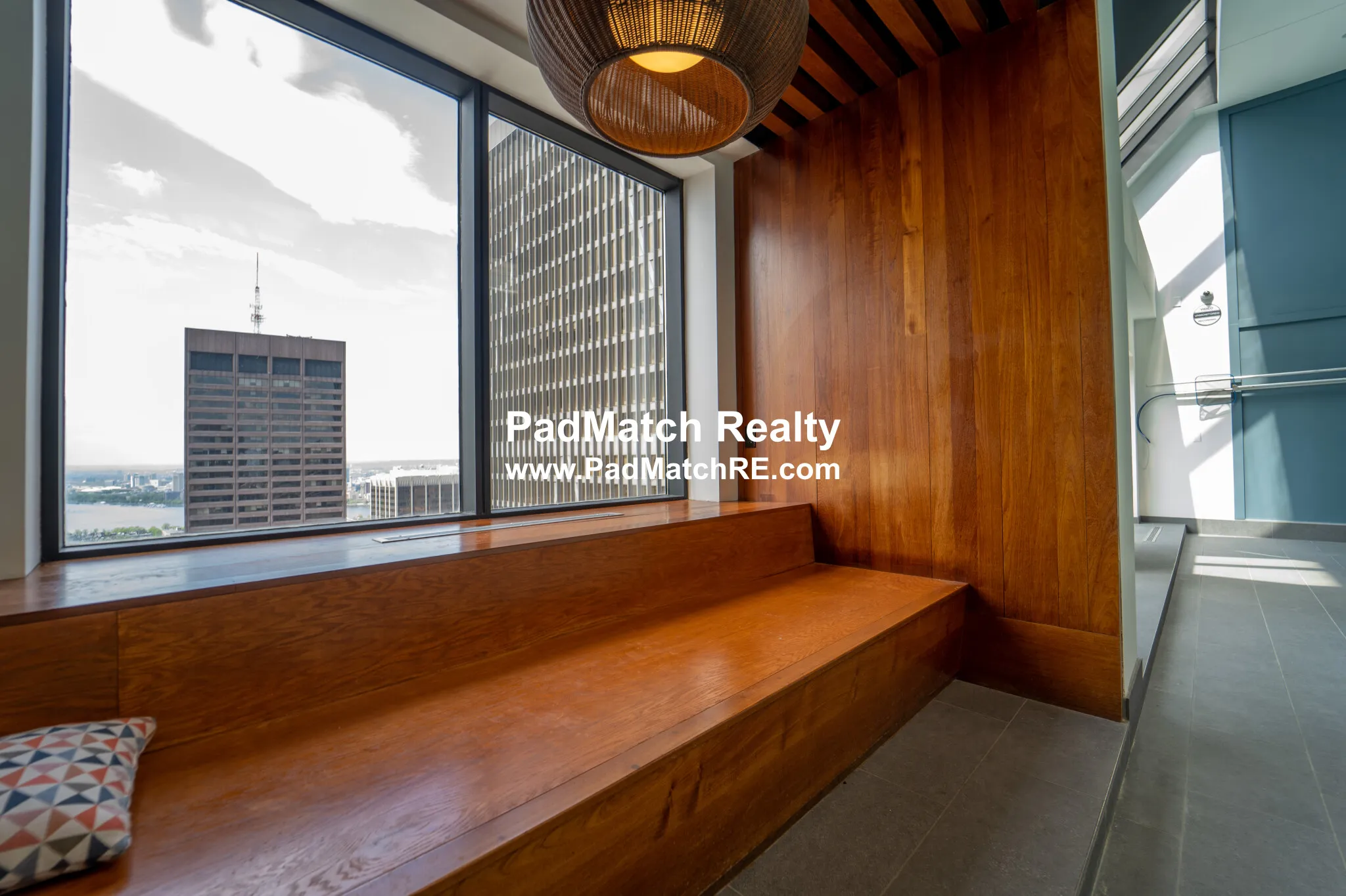 1 Devonshire Pl, Downtown