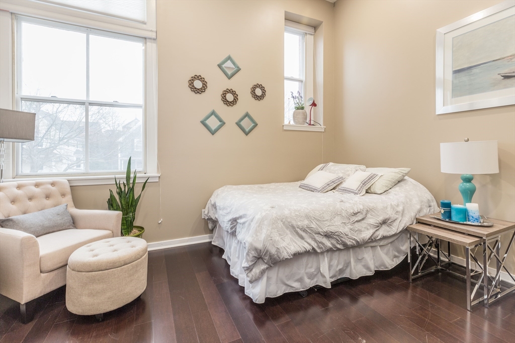 51 Pettee St, Newton Upper Falls