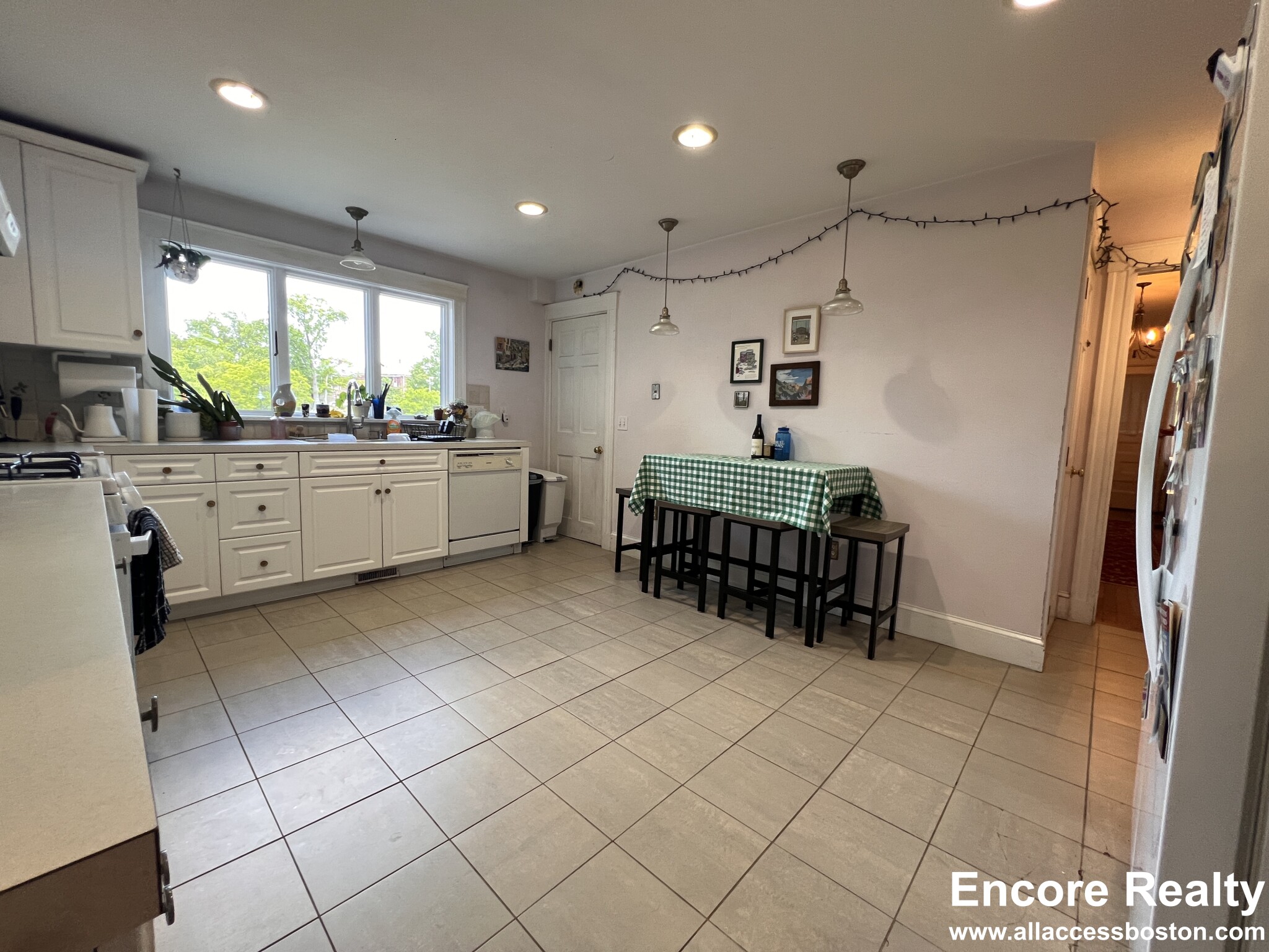 9 Kenwood St, North Brookline