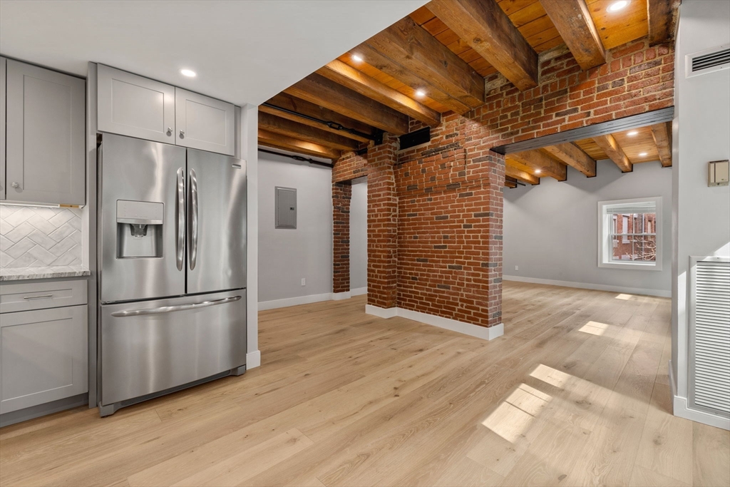 99 Fulton St, North End