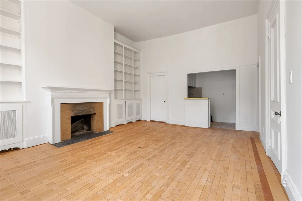 413 Beacon St, Back Bay