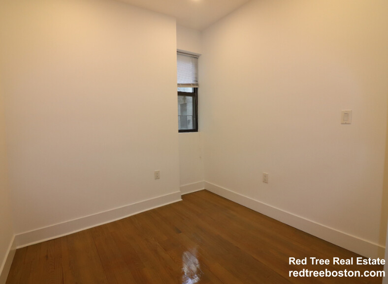 11 Peterborough St, Fenway