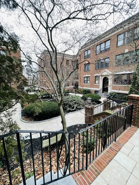 1988 Commonwealth Ave, Brighton