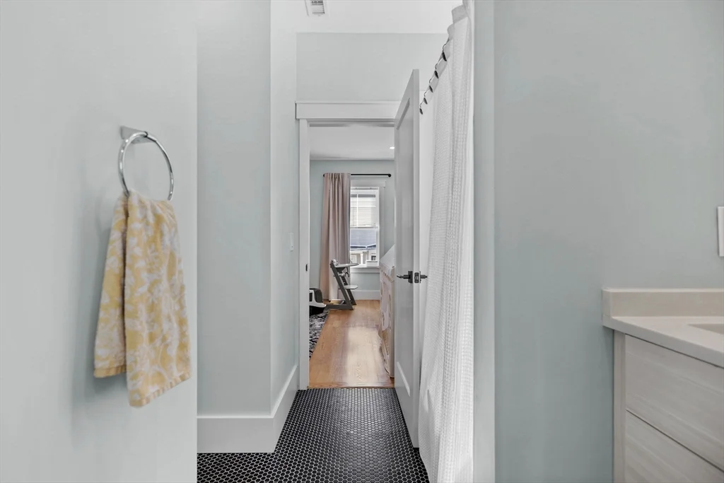 11 Ashland St, Dorchester