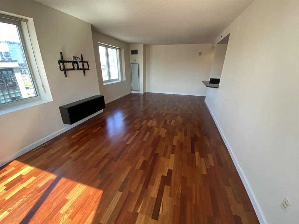 8 Museum Way, East Cambridge