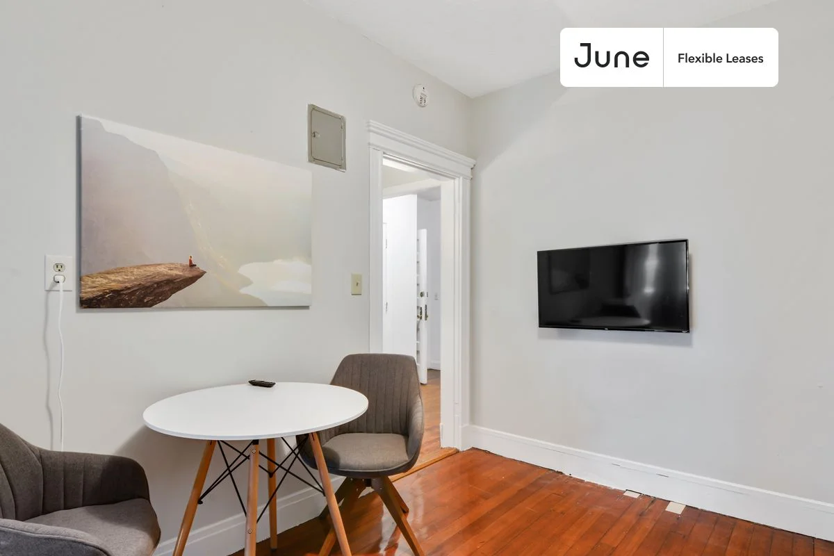 1905 Beacon St, Brookline