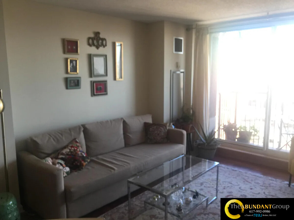 10 Museum Way, East Cambridge