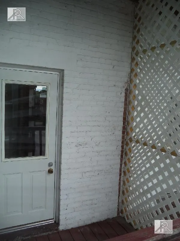 73 Thatcher St, North Brookline