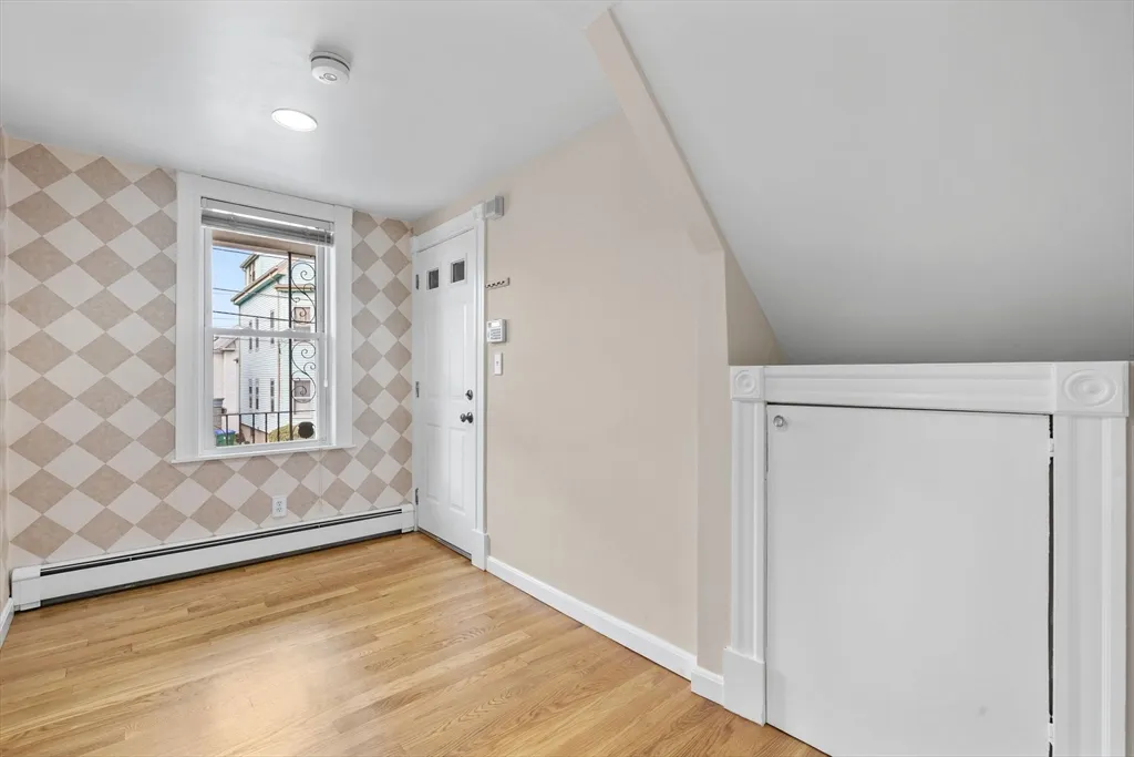 17 Wheeler Ave, Medford