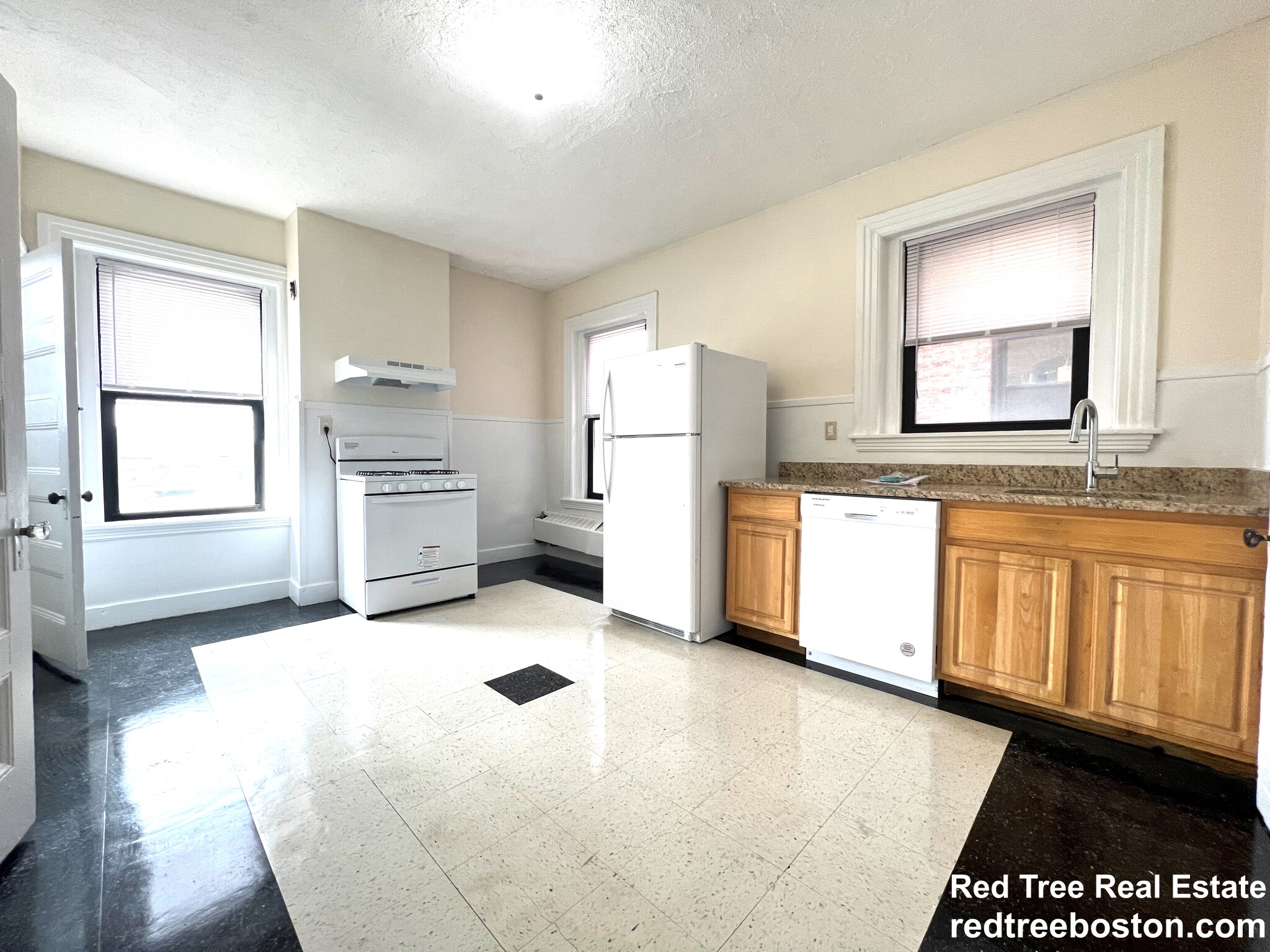 5 Glen Rd, Jamaica Plain