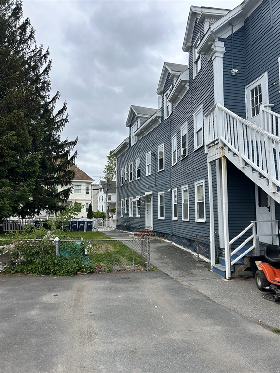 100 Foster St, Lawrence