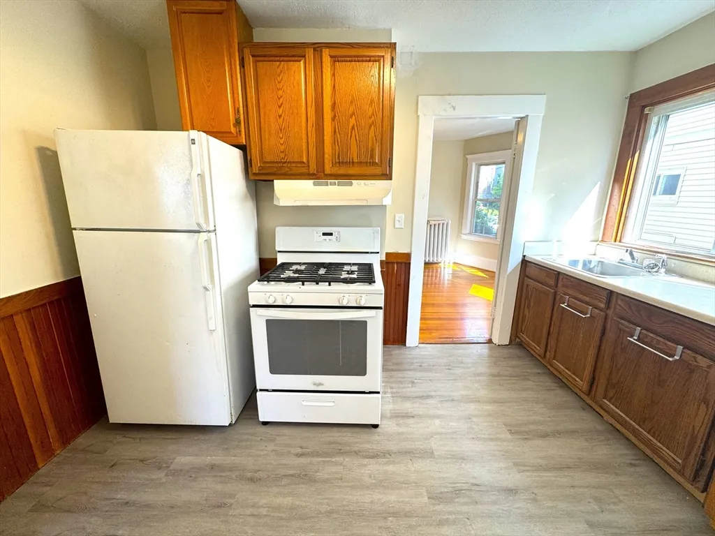 20 Hunnewell Ave, Oak Square