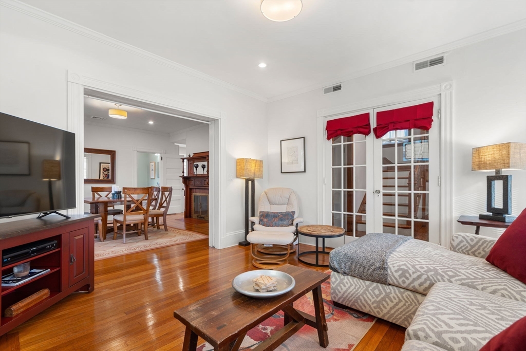 18 Wyman St, East Arlington