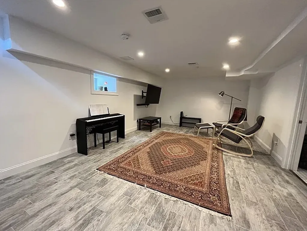 20R Cross St, East Somerville