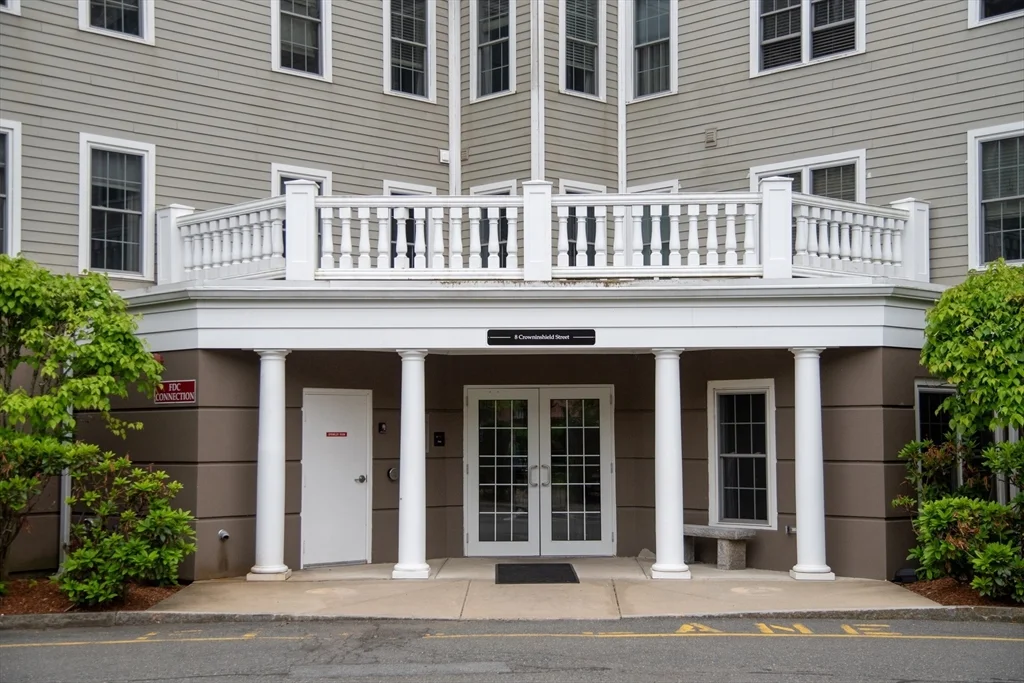 8 Crowninshield St, Peabody