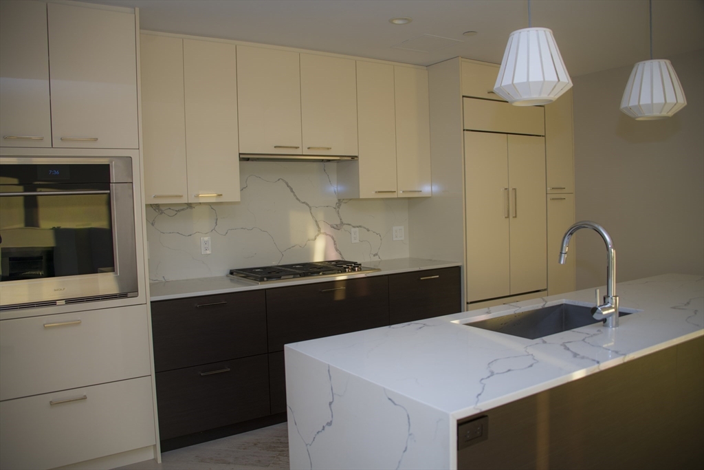 110 Broad St, Waterfront