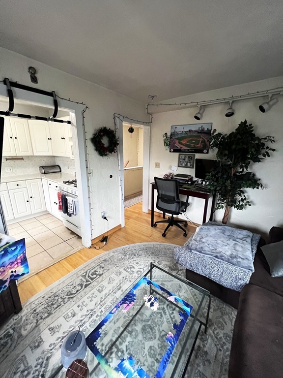 696 East 6th, Boston