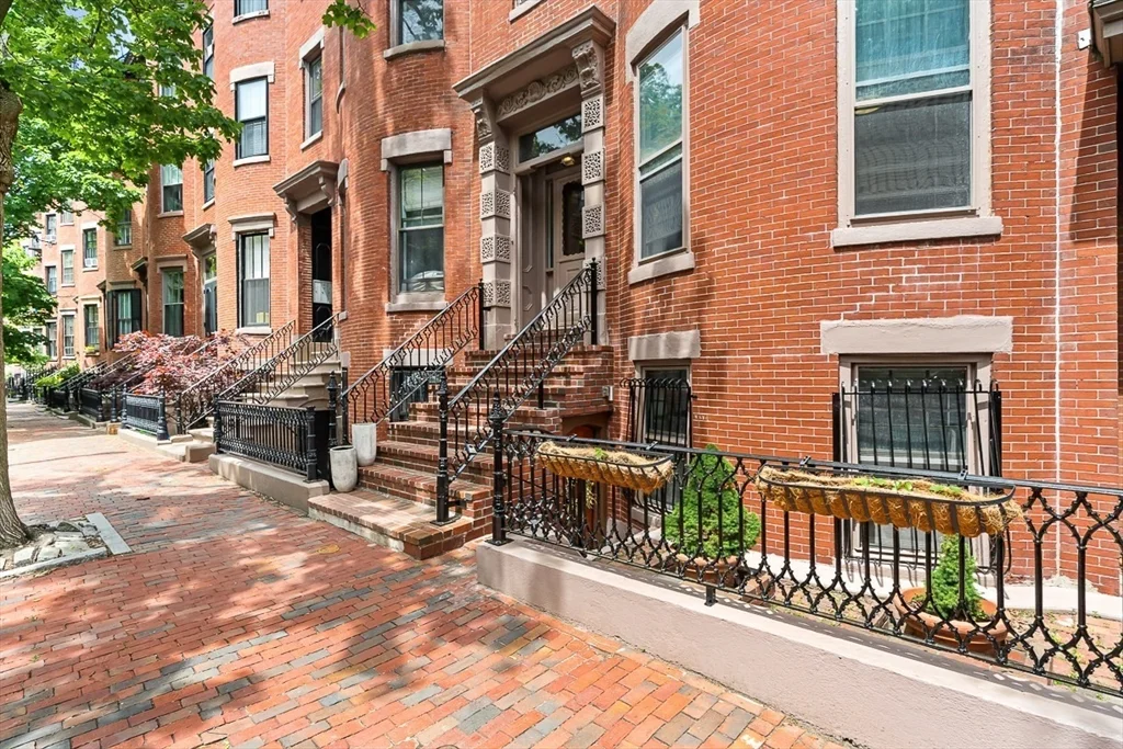 11-A Hanson St, South End