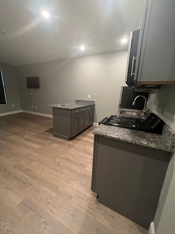 14 Yeaman St, Revere