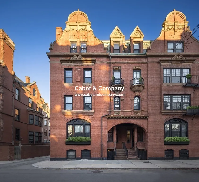 8 Fairfield St, Back Bay