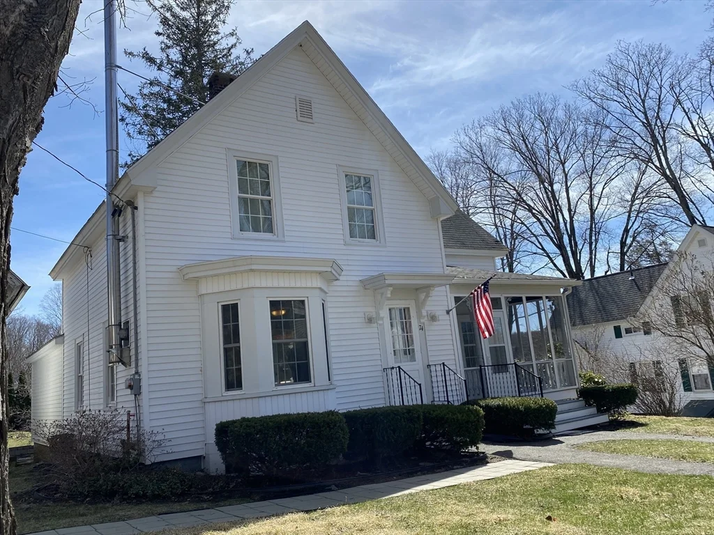 74 Moore Ave, Warren