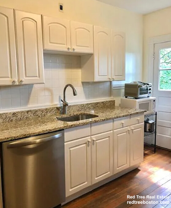 41 Gordon St, Allston