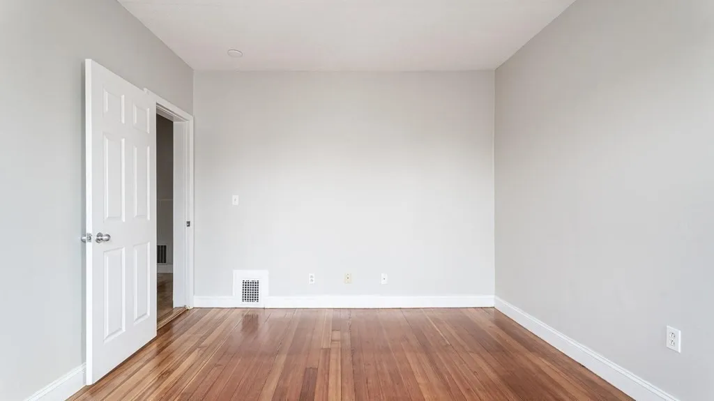 17 Cawfield, Boston