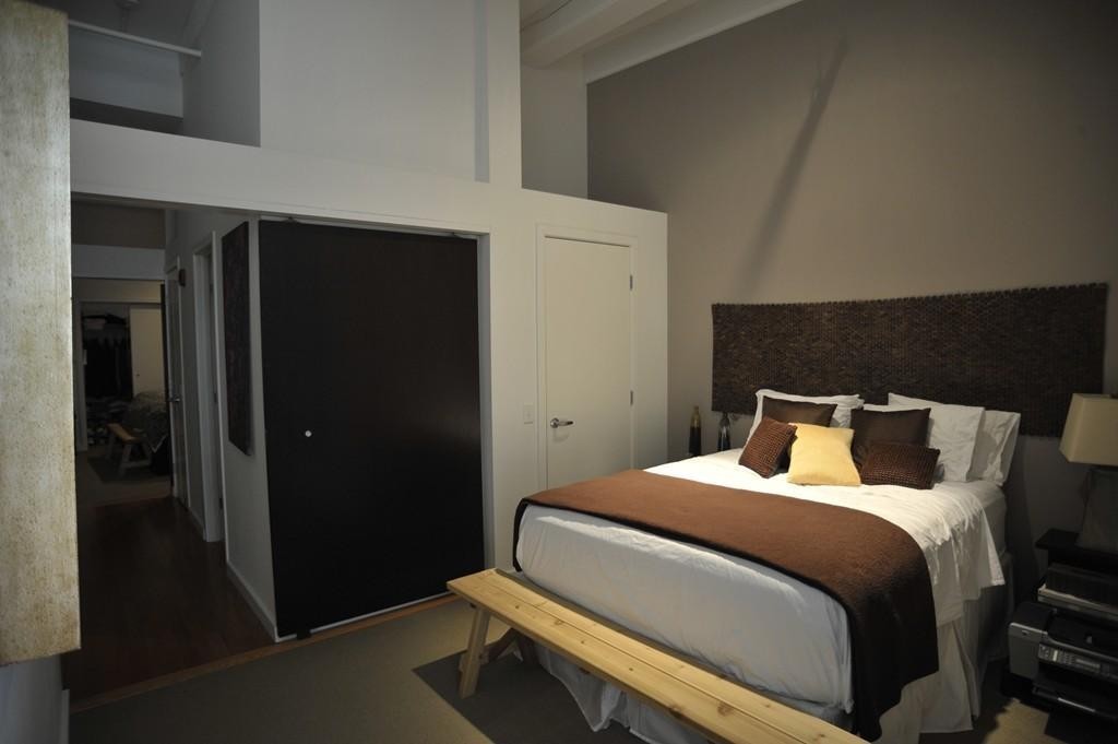 88 Kingston St, Downtown