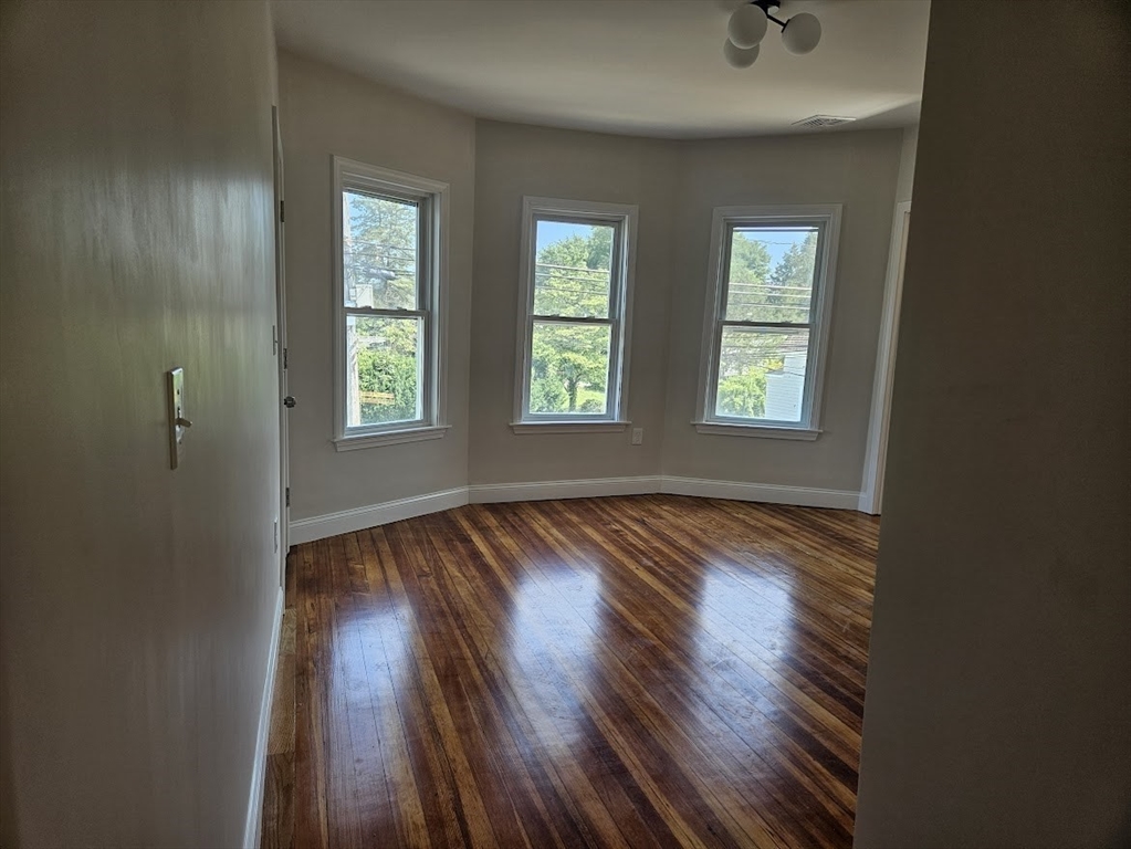 293 School St, Stoughton