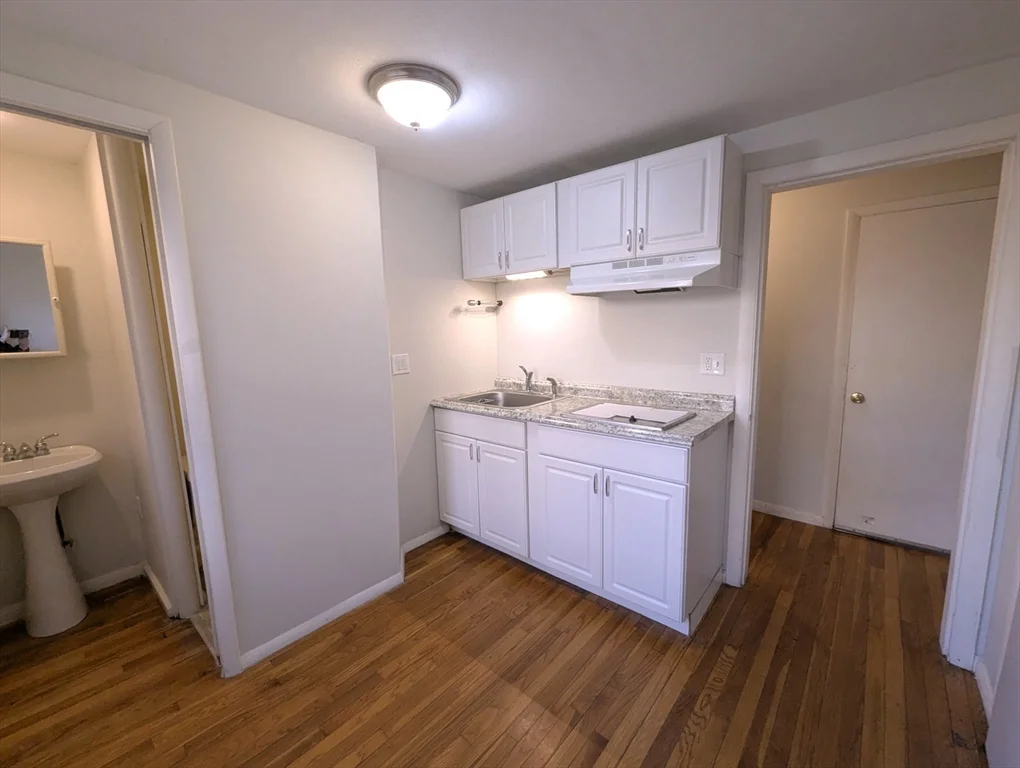 44 Barrington Rd, Longmeadow