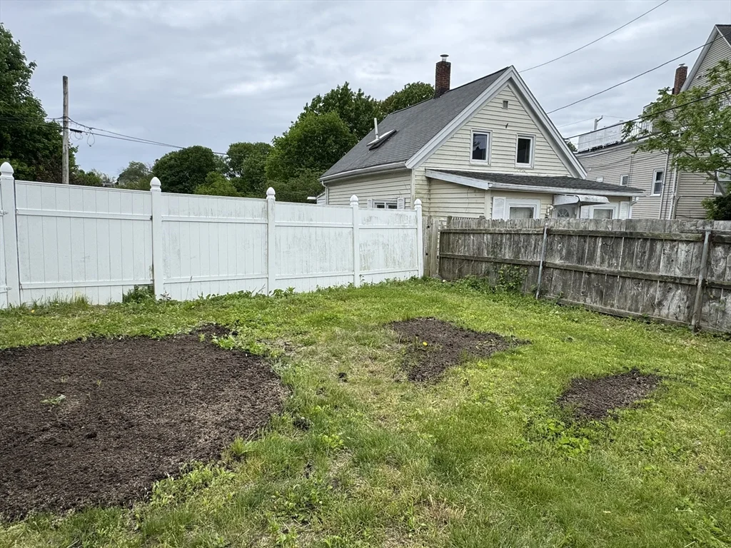 13 Lovett St, Beverly