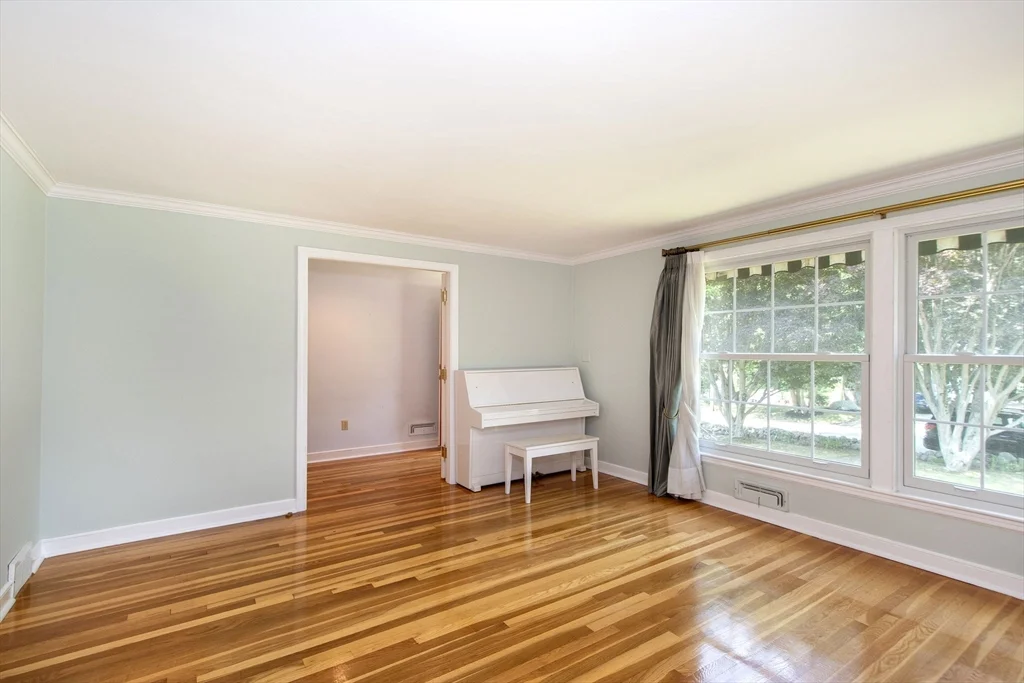 45 Old Pasture Rd, Cohasset