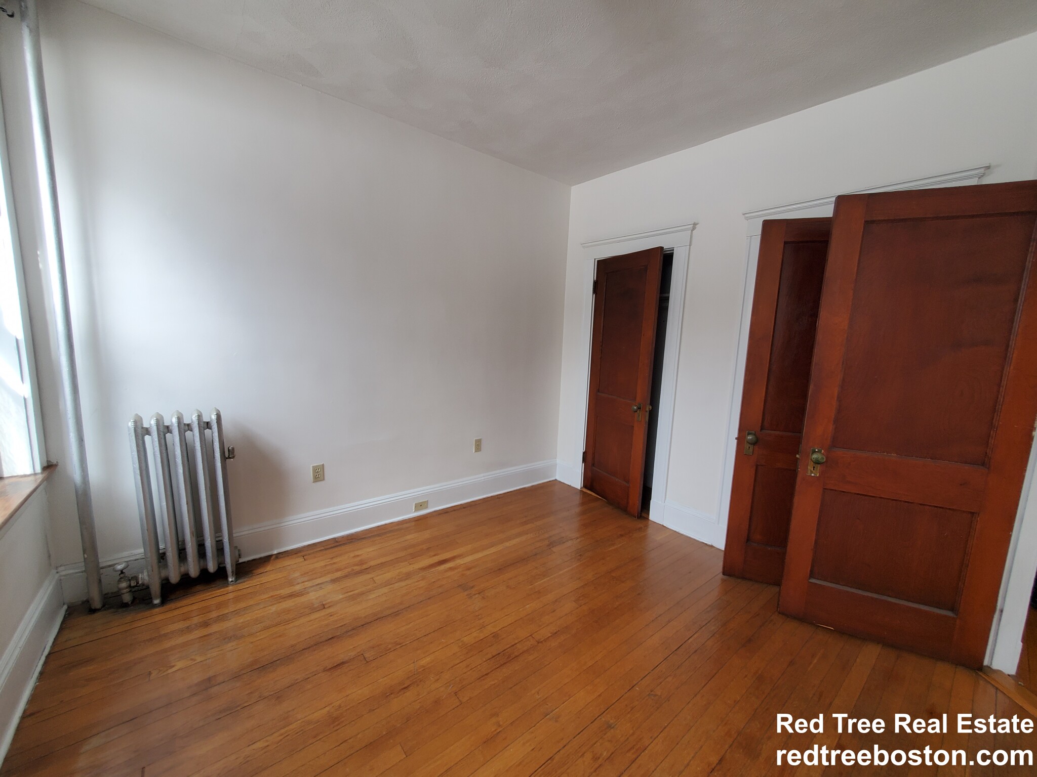 1677 Beacon St, Washington Square