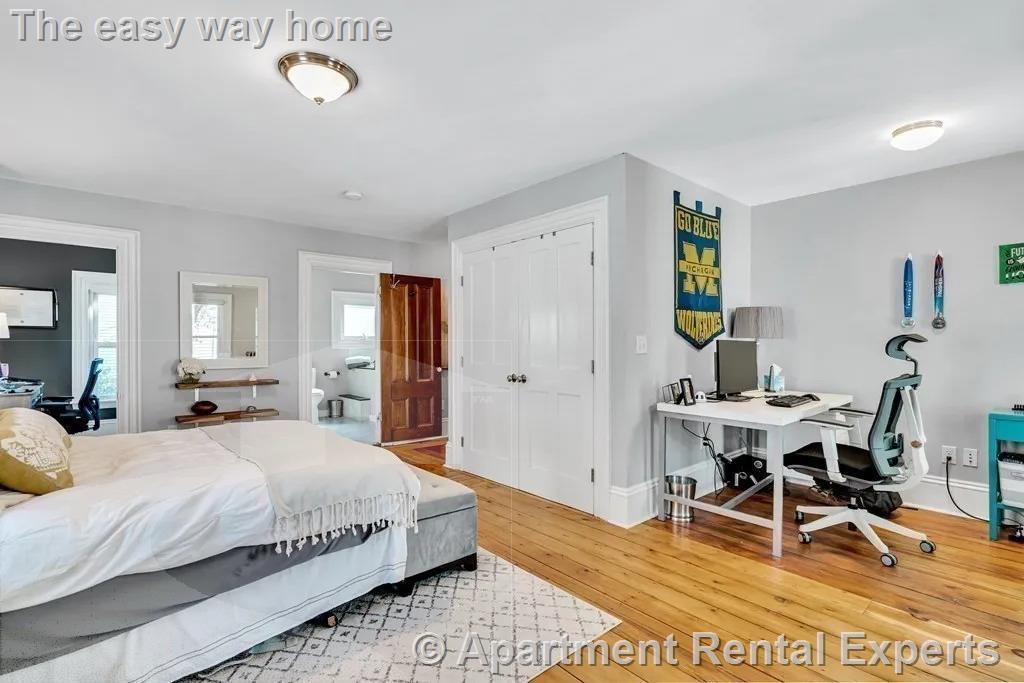 1 Riverside Pl, Riverside