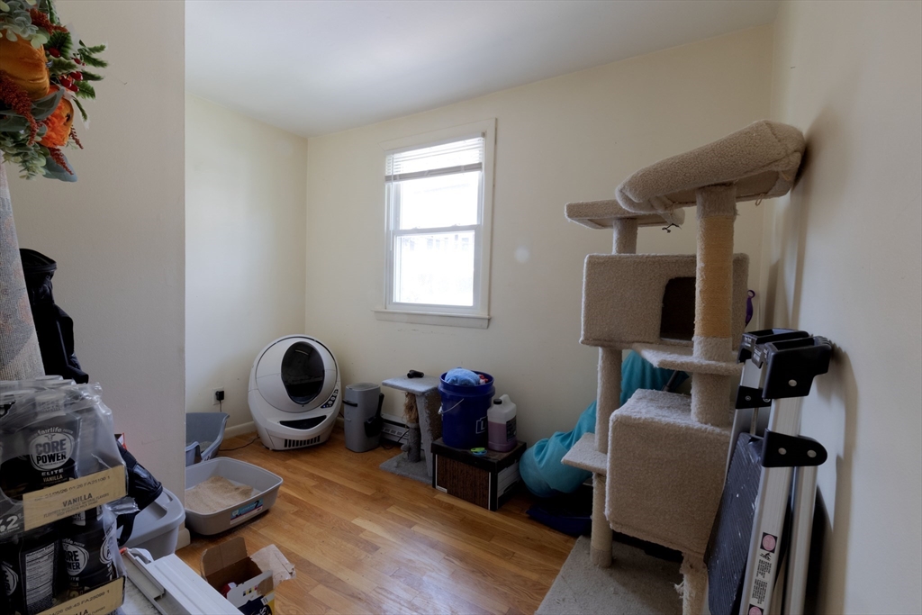 89 Brayton Rd, Oak Square