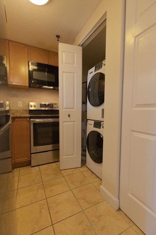 2456 Massachusetts Ave, North Cambridge