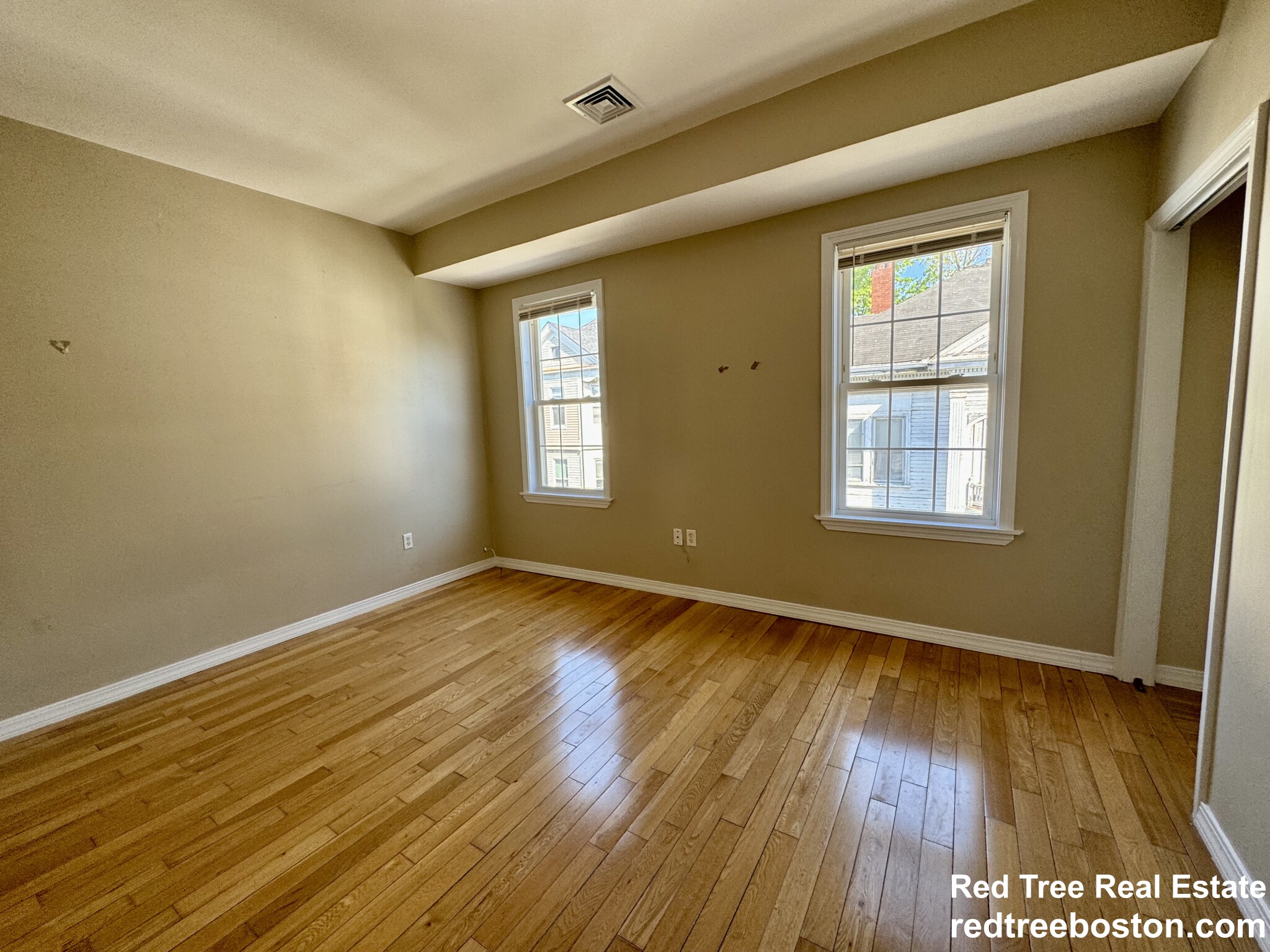 22 Elmore St, Roxbury