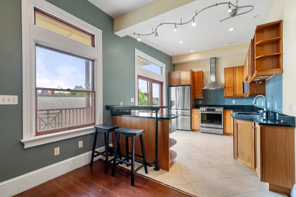 118 Perkins St, East Somerville