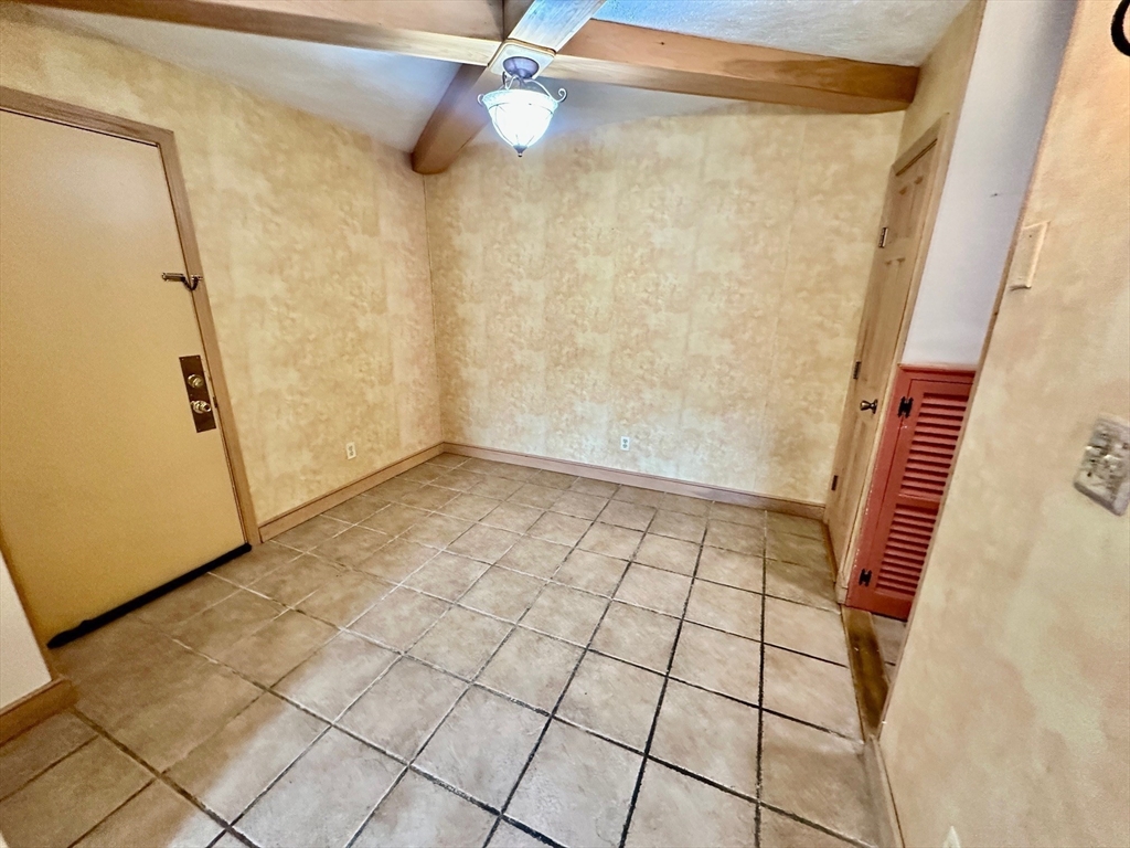 104 Oak St, Brockton