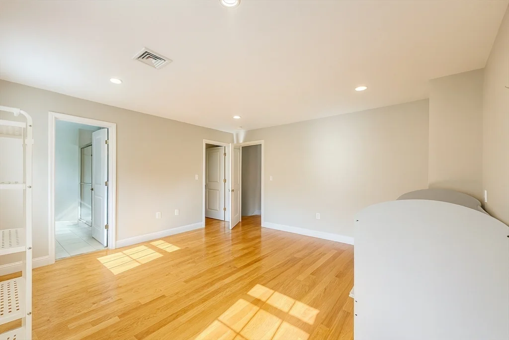 46 Wellington St, Waltham