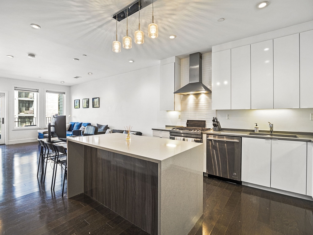 2 West 6th St, South Boston