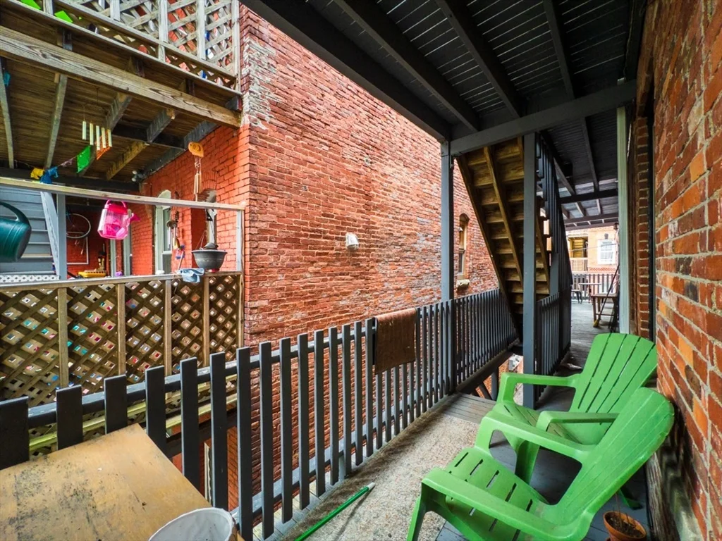 122 Day St, Jamaica Plain