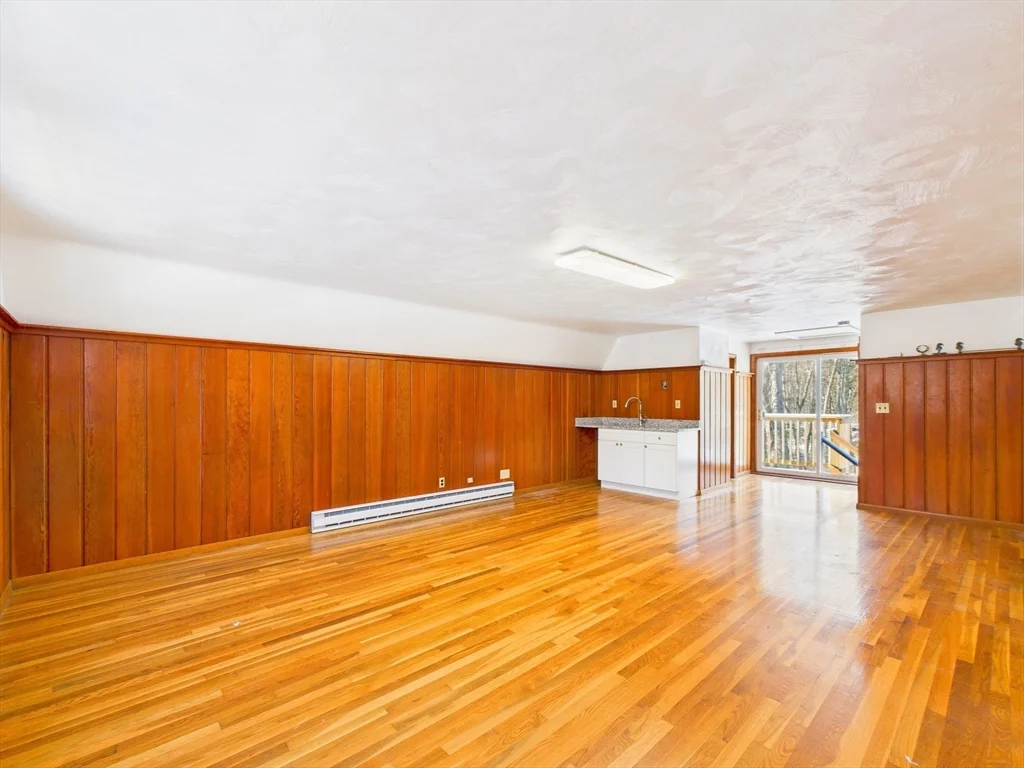 215 Stoney Lea Rd, Precinct One/Upper Dedham