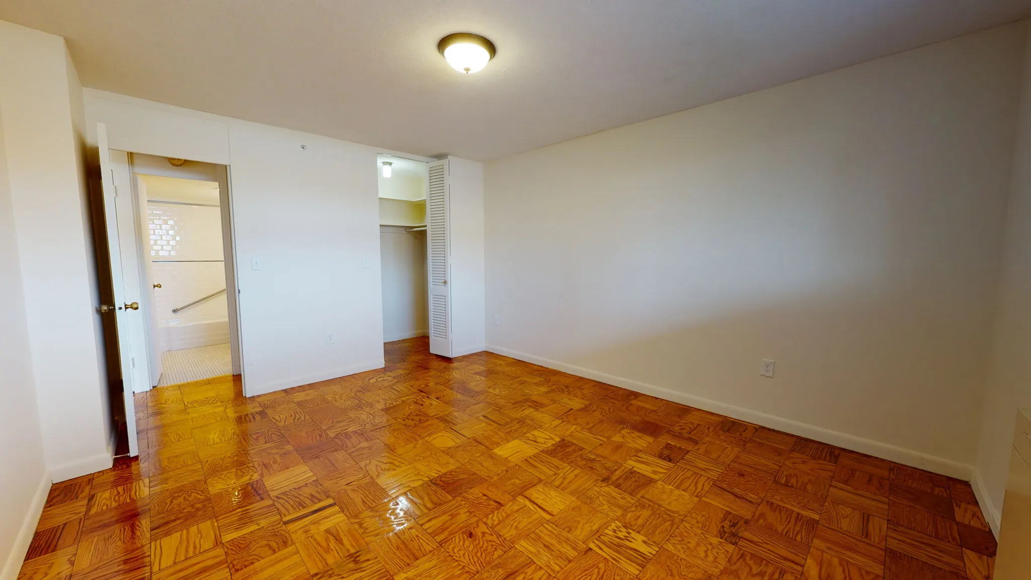 101 Monmouth St, Longwood