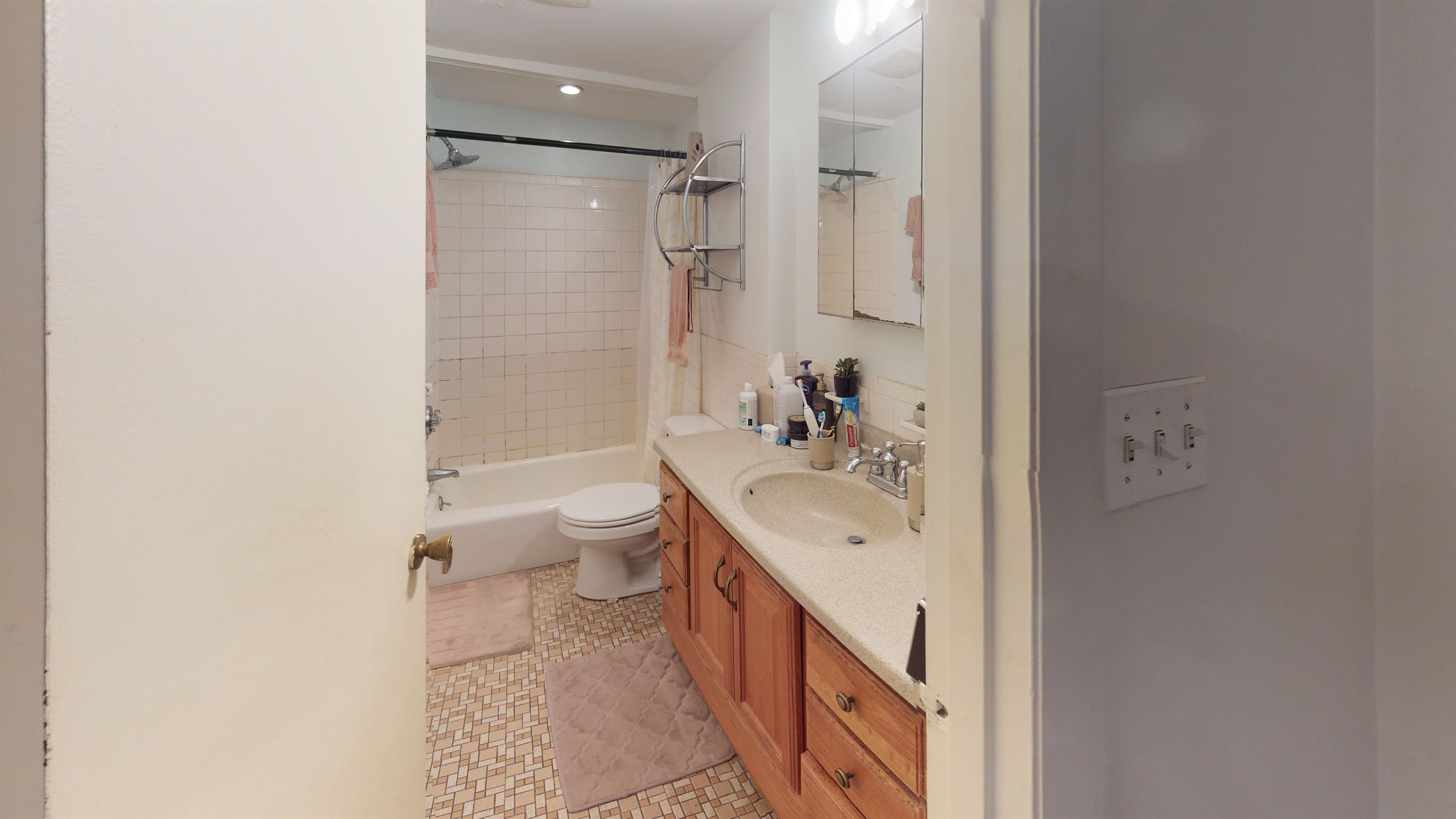 1 bed, 1 bath apartment for rent at 64 West Cedar St Unit 2, Beacon Hill — photo 5 of 5