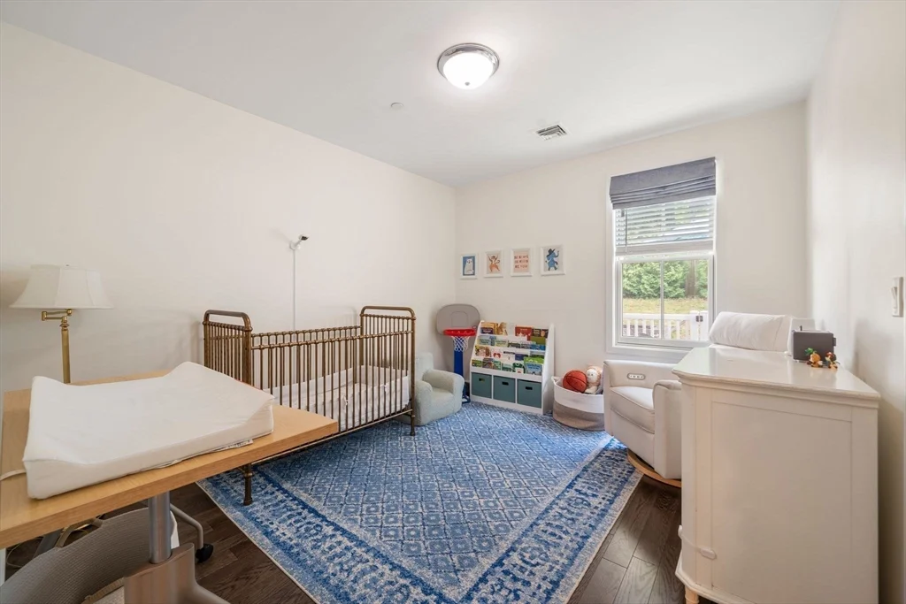 213 E Eagle St, East Boston