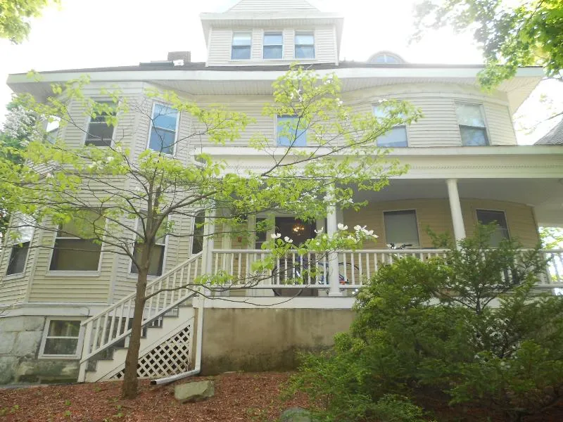 592 Cambridge St, Brighton