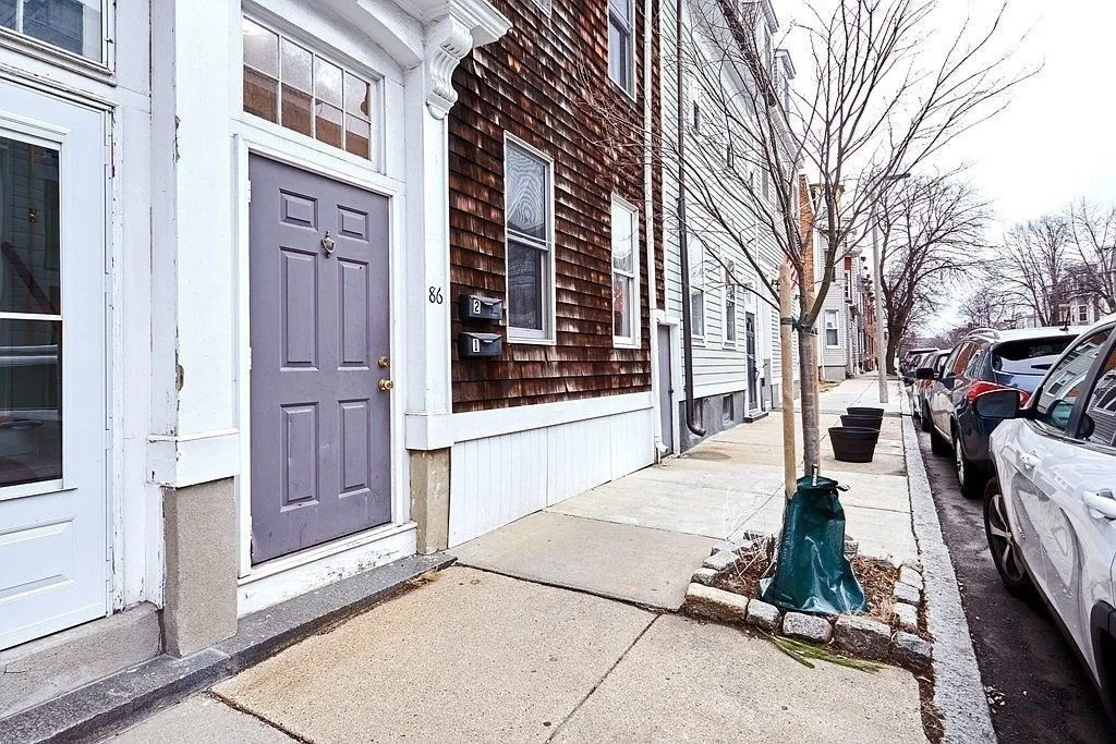 86 W 3rd St, South Boston