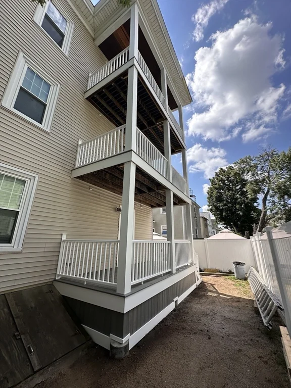 52 Garfield Ave, Medford